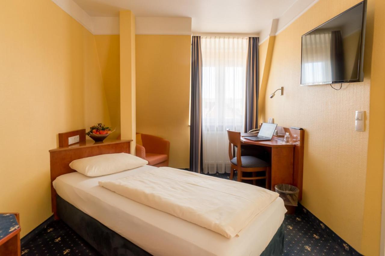 Aparthotel Astro - Nichtraucherhotel Штутгарт Екстер'єр фото