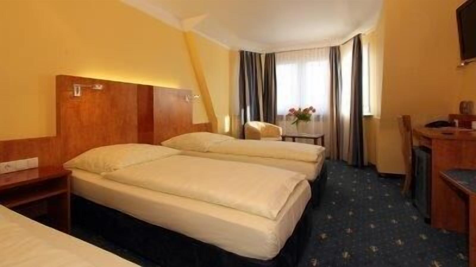 Aparthotel Astro - Nichtraucherhotel Штутгарт Екстер'єр фото