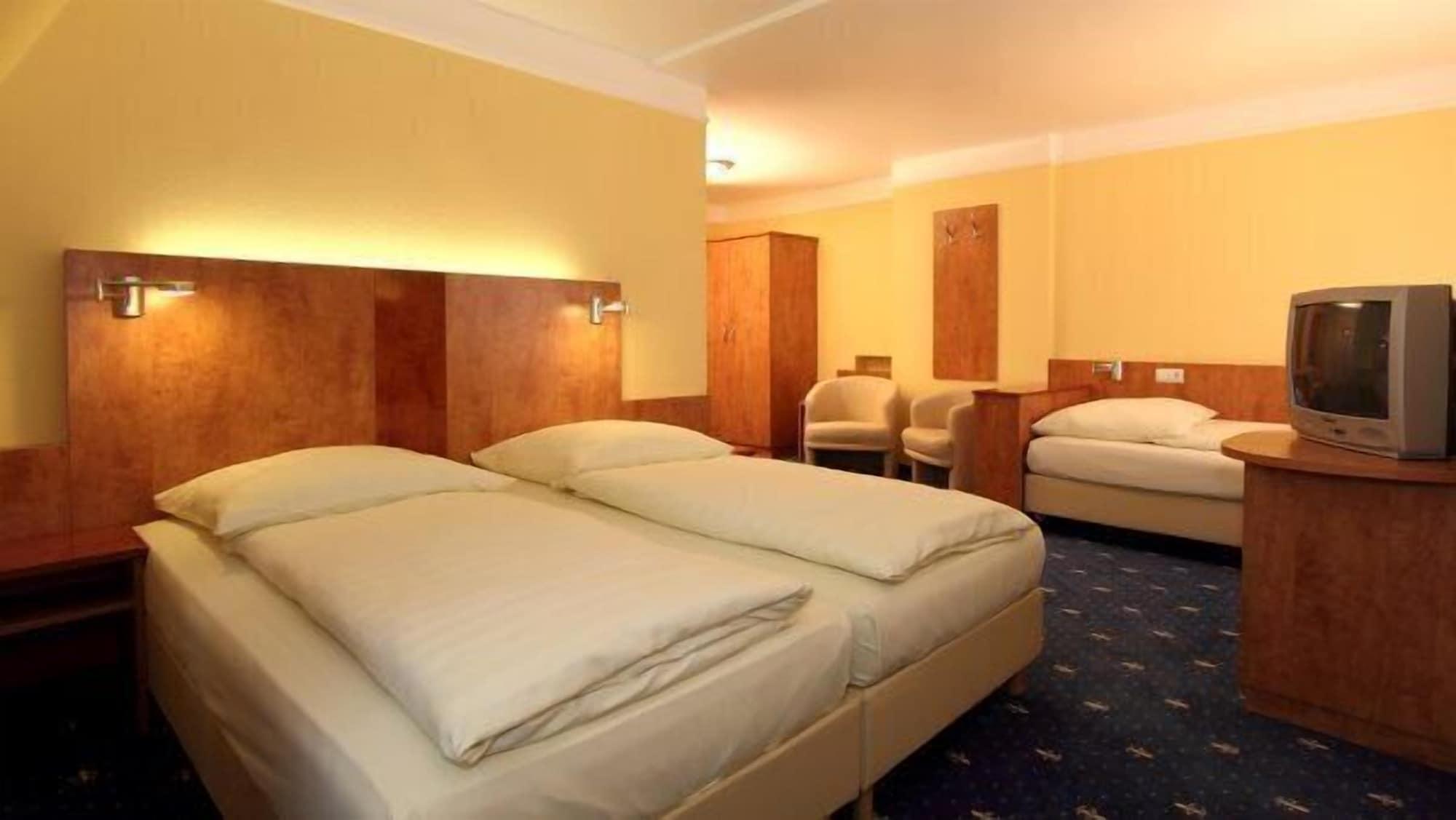 Aparthotel Astro - Nichtraucherhotel Штутгарт Екстер'єр фото