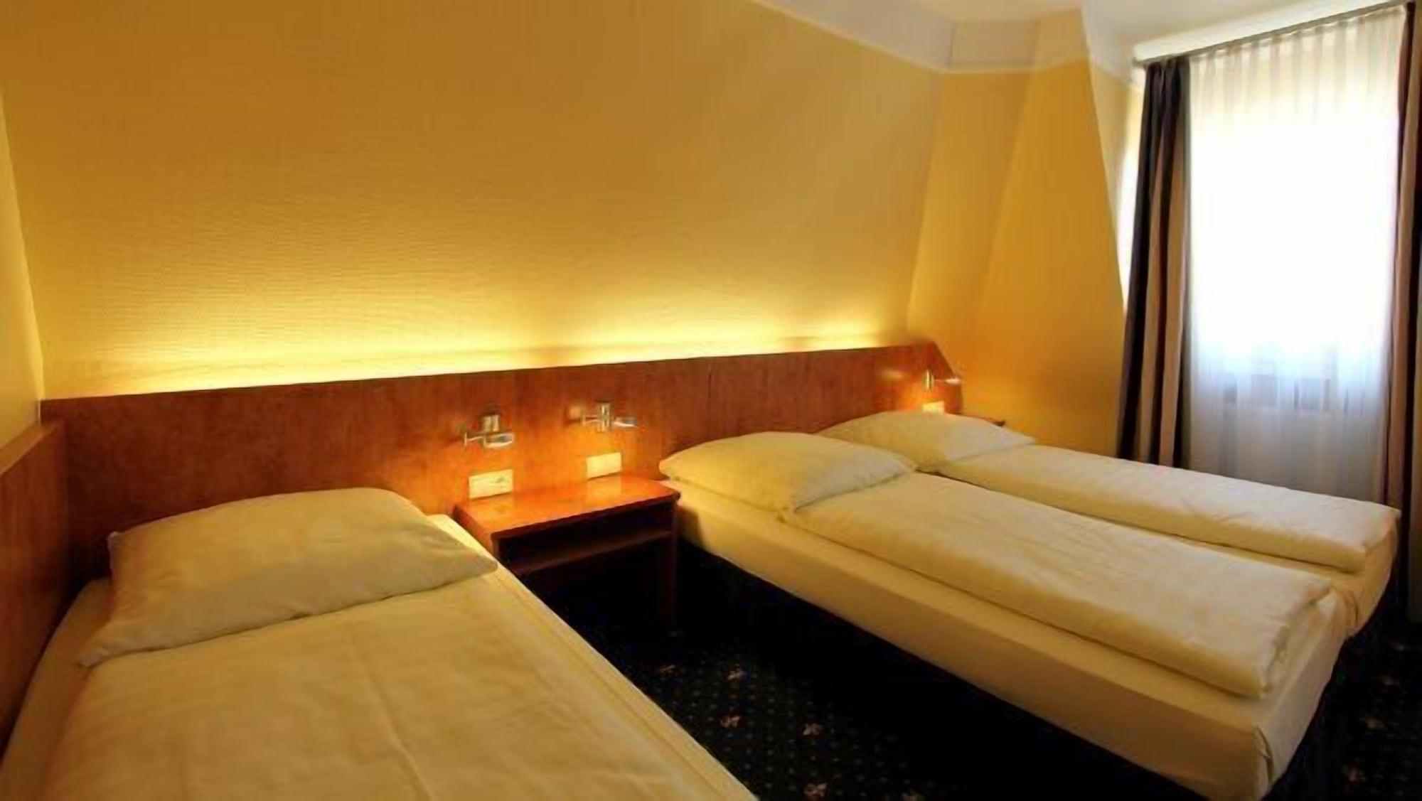 Aparthotel Astro - Nichtraucherhotel Штутгарт Екстер'єр фото