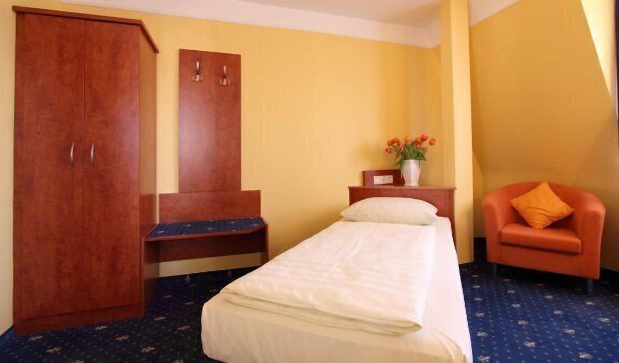 Aparthotel Astro - Nichtraucherhotel Штутгарт Екстер'єр фото