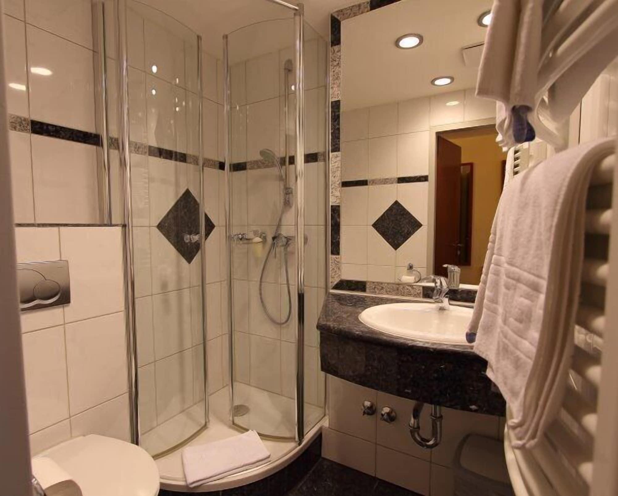 Aparthotel Astro - Nichtraucherhotel Штутгарт Екстер'єр фото
