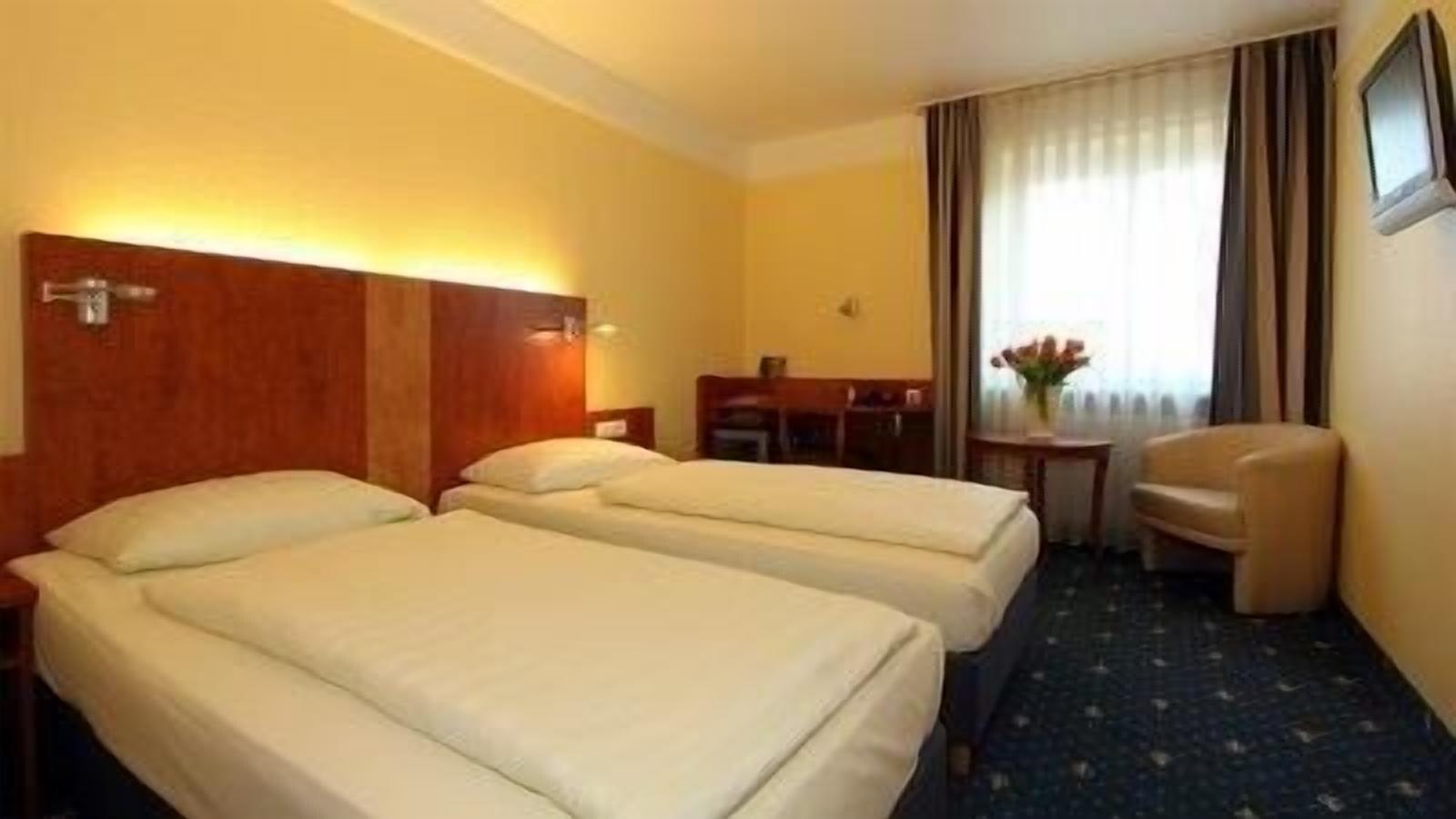 Aparthotel Astro - Nichtraucherhotel Штутгарт Екстер'єр фото
