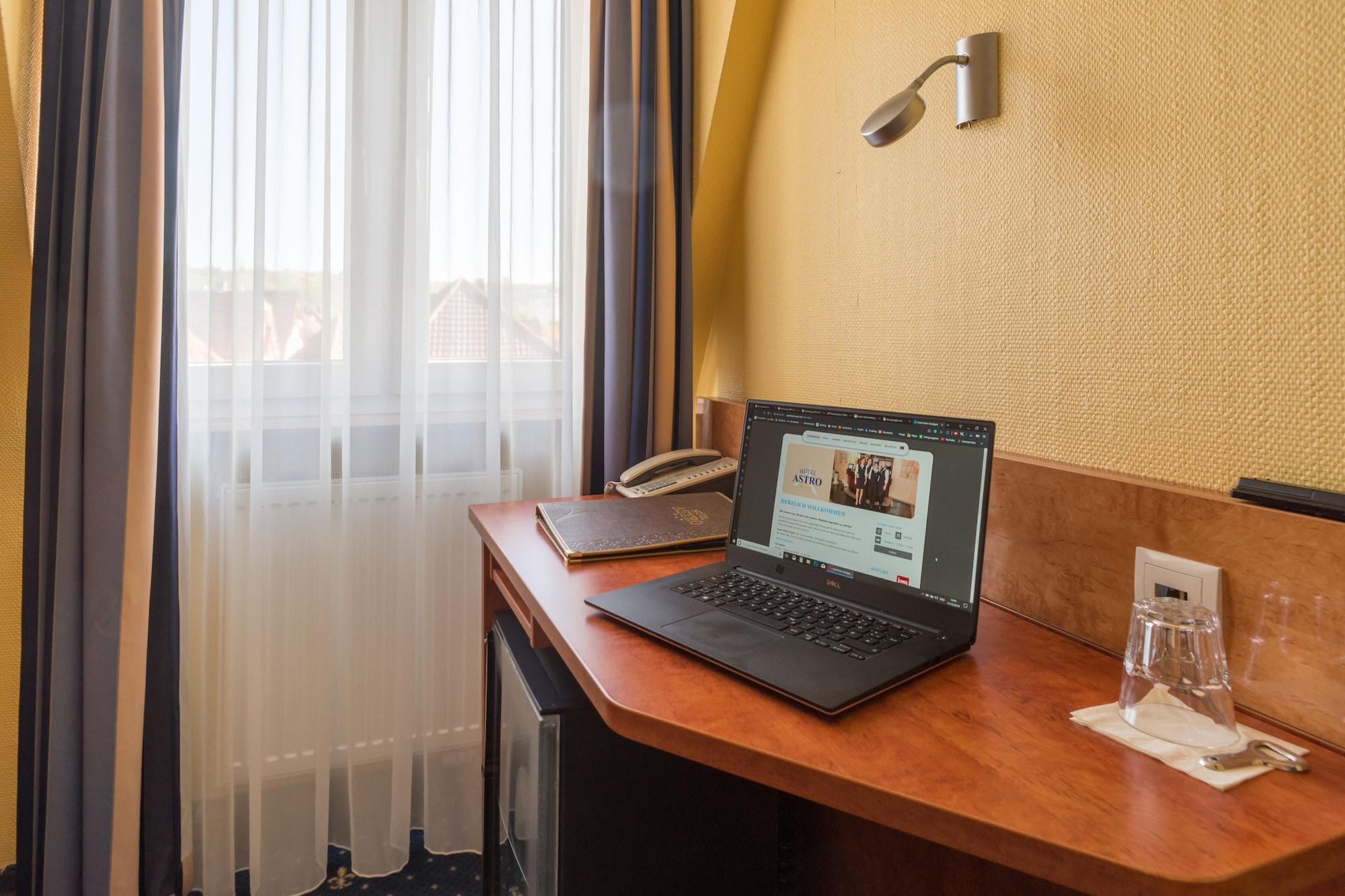 Aparthotel Astro - Nichtraucherhotel Штутгарт Екстер'єр фото