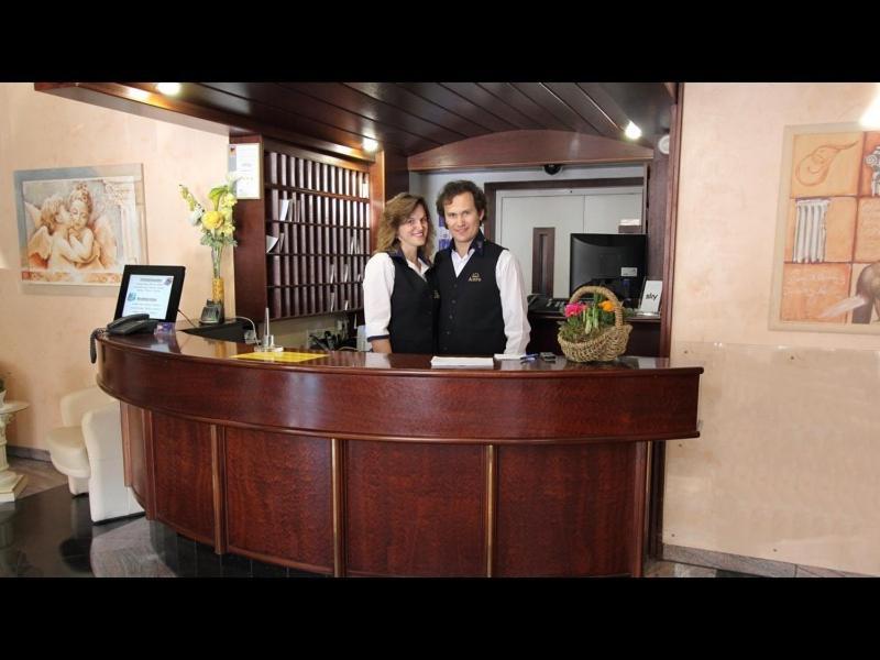 Aparthotel Astro - Nichtraucherhotel Штутгарт Екстер'єр фото
